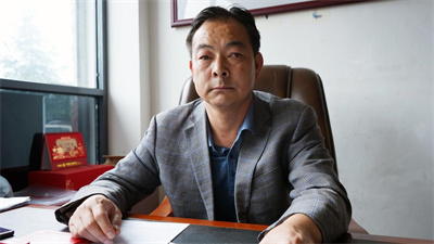 1731374915881979.jpg 麗江紅杉旅游汽車有限公司總經理袁崇華.jpg