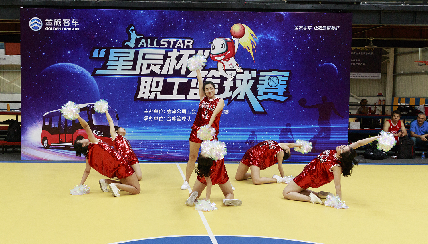 1531201925498918.jpg 拉拉隊精彩表演.jpg