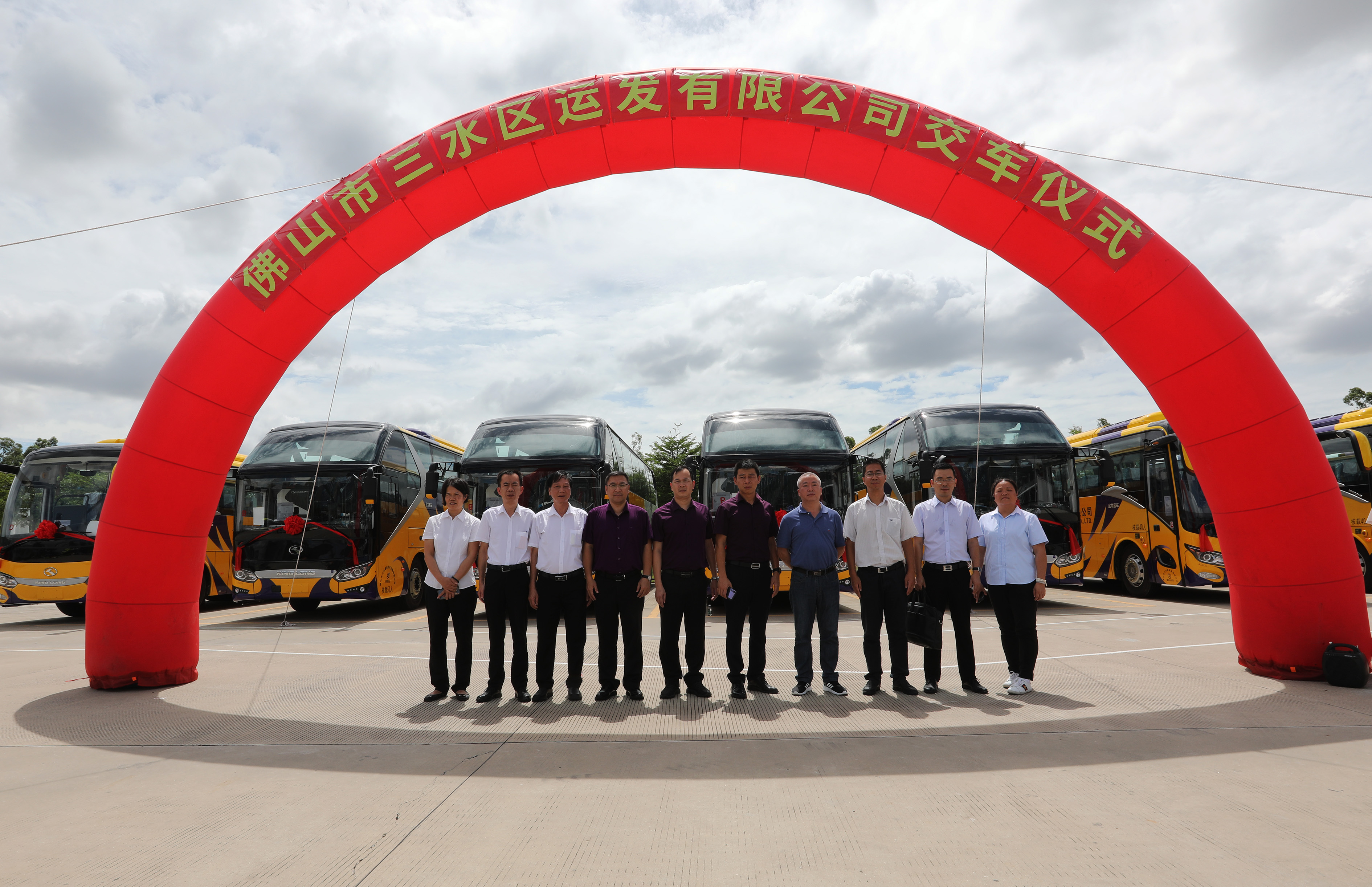 1568977415832932.jpg 佛山三水交車02.jpg