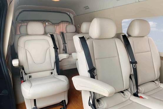 1592790355715396.jpg 內飾