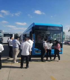 1605757436184435.jpg 客戶現場看車