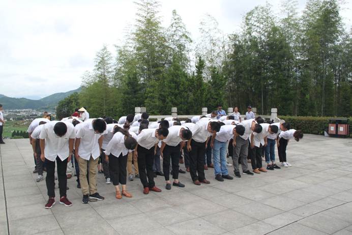 1530170354745987.jpg 說明: C:\Users\lenovo\Desktop\七一\照片\主席園.JPG