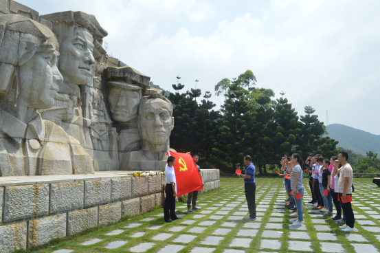 1530596675552674.png //bjbyrs.cn/ueditor/php/upload/image/20180628/1530115705302485.png