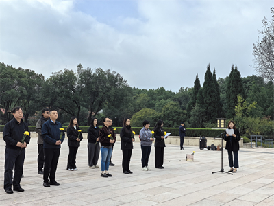 1731026123381756.jpg 革命烈士陵園1.jpg