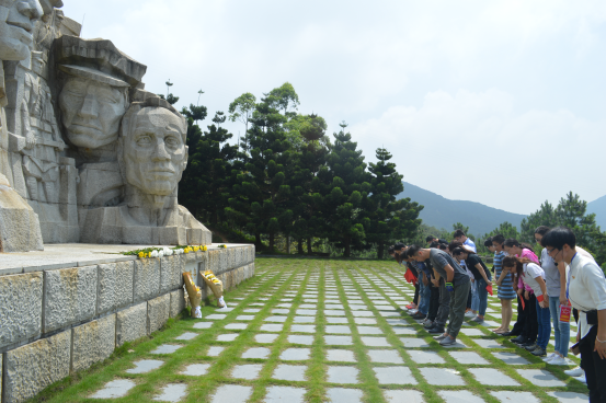 1530596659363209.png //bjbyrs.cn/ueditor/php/upload/image/20180628/1530115686925952.png