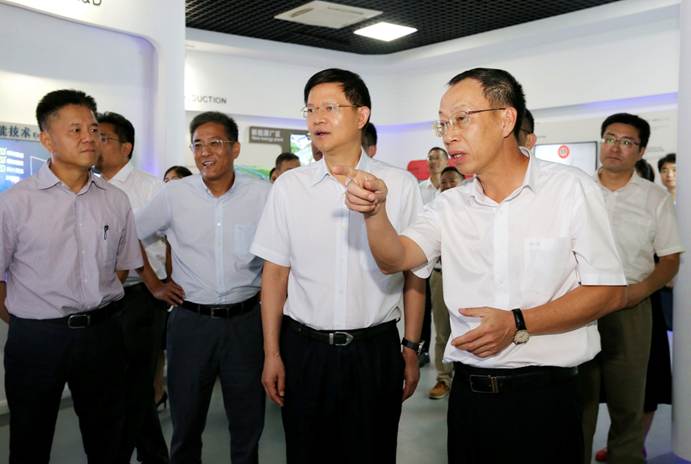 1534057397186569.jpg 說明: F:\18.8.8蘇州市市長李亞平來訪\精選\d14u8813_副本.jpg