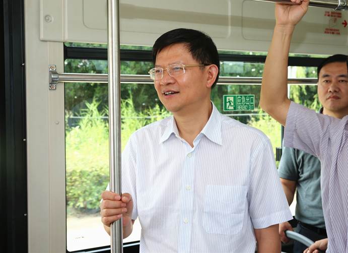 1534057416341184.jpg 說明: F:\18.8.8蘇州市市長李亞平來訪\精選\d14u8964_副本.jpg