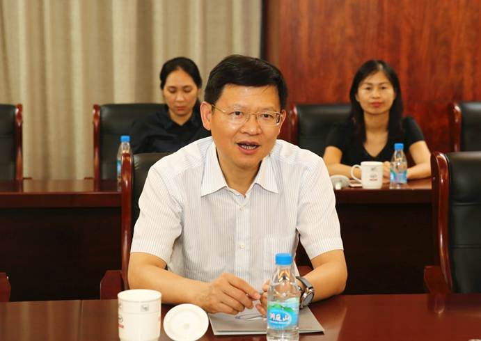 1534057445844973.jpg 說明: F:\18.8.8蘇州市市長李亞平來訪\精選\d14u9012_副本.jpg