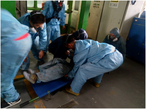 1594473469139758.jpg 圖12:有限空間救援演練.jpg