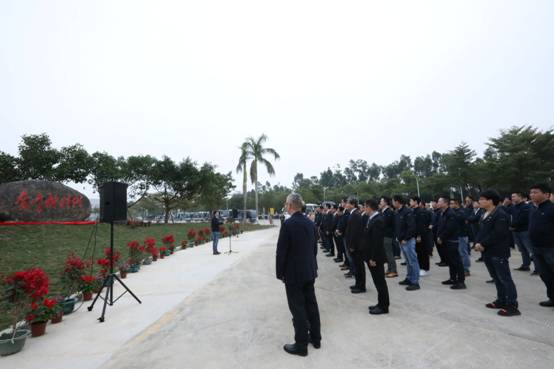 1579319019181352.jpg 員工代表金壽林帶領宣誓奮斗口號.jpg