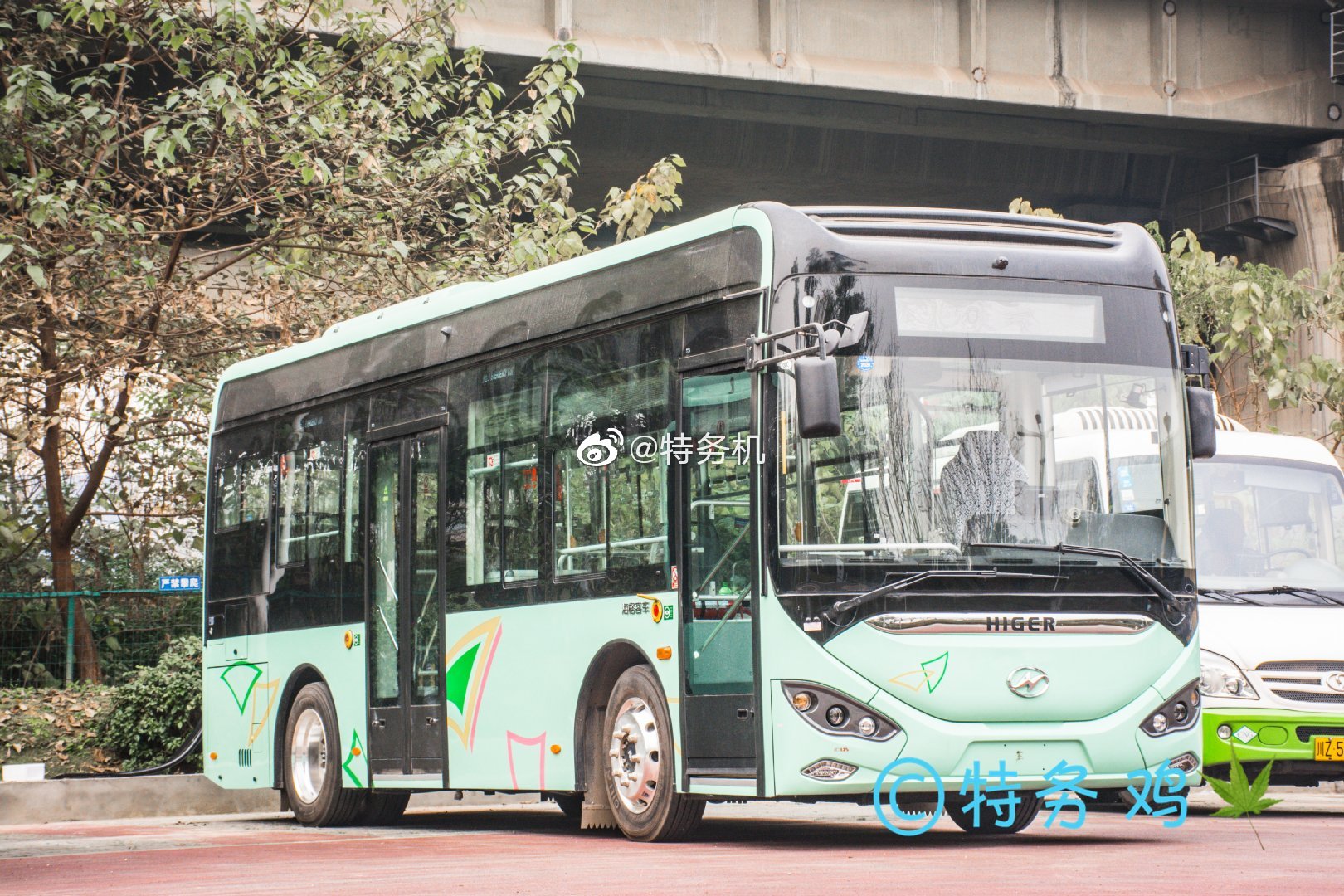 1586063916274351.jpg 眉山蔚藍2.jpg